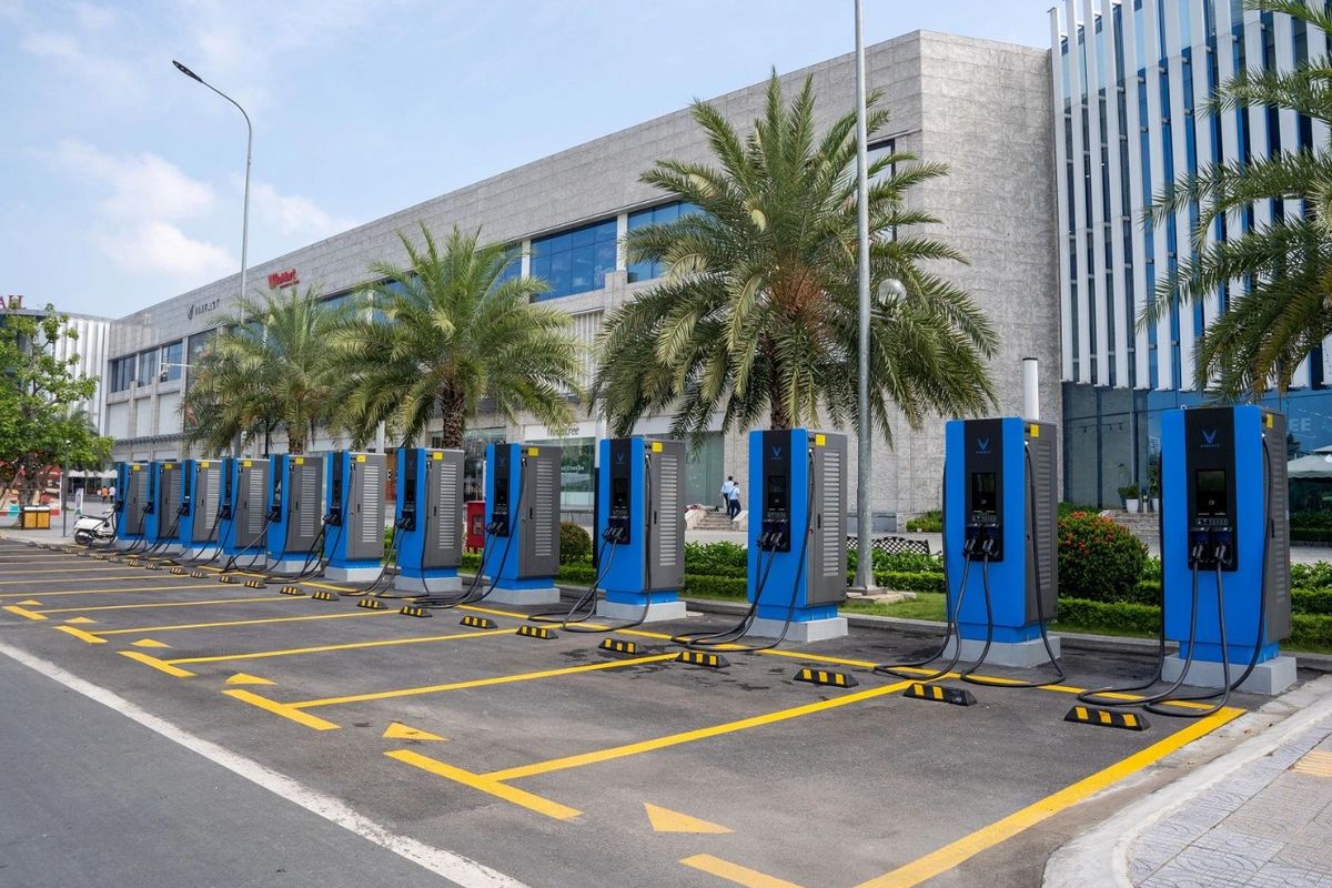 VinFast, V-Green, VinFast Indonesia, otomotif, mobil listrik, kendaraan bermotor, VinFast Targetkan 63.000 SPKLU Hingga Akhir Tahun Ini