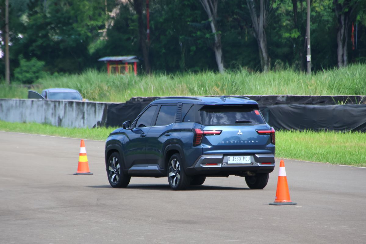 Mitsubishi, mode berkendara, Tarmac, Mitsubishi Destinator, Keunggulan Mitsubishi Destinator di GIIAS 2025: Mode Tarmac