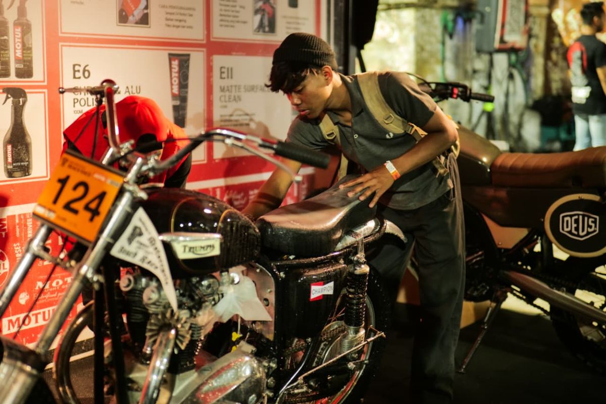 oli mesin, motor custom, oli motor, ipone, Custom War 2025, Merawat Motor Custom: Bisa Mulai dengan Memilih Oli yang Tepat