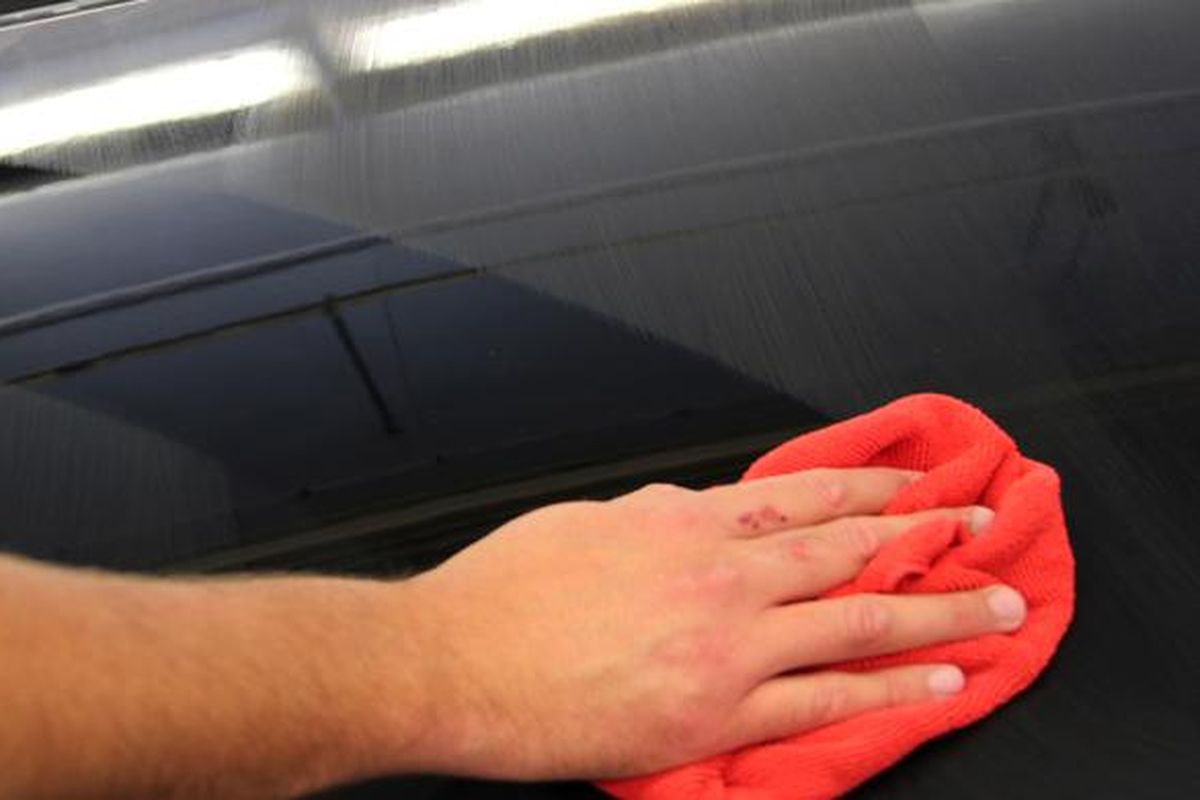 Jangan Salah Paham, Beda Poles dan Coating Cat Mobil