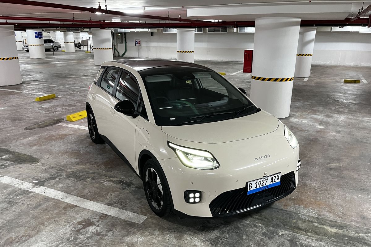 kenyamanan berkendara, hatchback listrik, aion ut, desain interior fungsional, Andalan Aion UT: Desain Interior Modern dan Fungsional