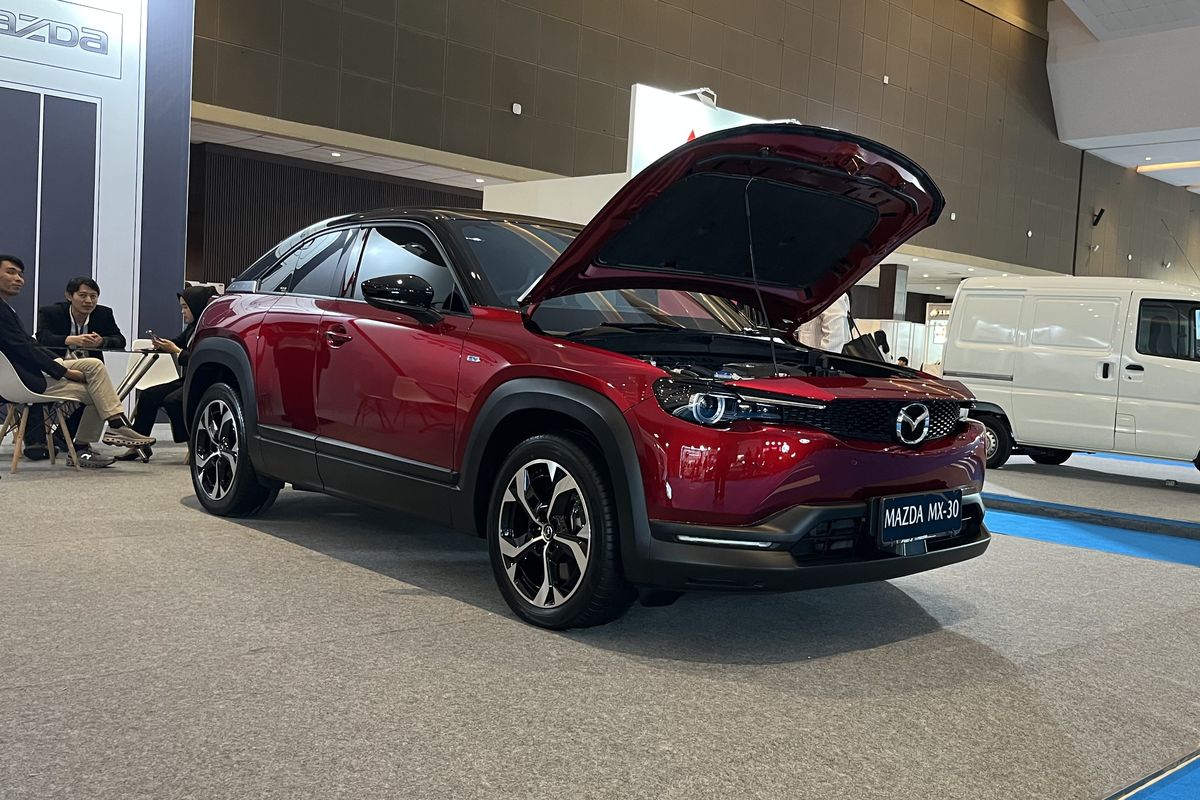 Mazda, Periklindo Electric Vehicle Show, PEVS, Mazda MX-30, mazda, Mazda MX-30 Diskon Rp 50 Juta di PEVS 2025