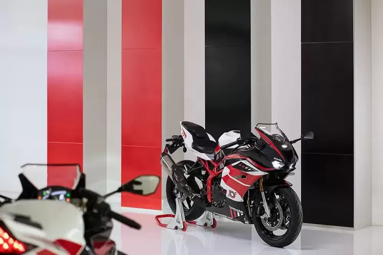 Bimota KB399 Meluncur: Kawasaki Ninja ZX-4RR dengan Sentuhan Italia