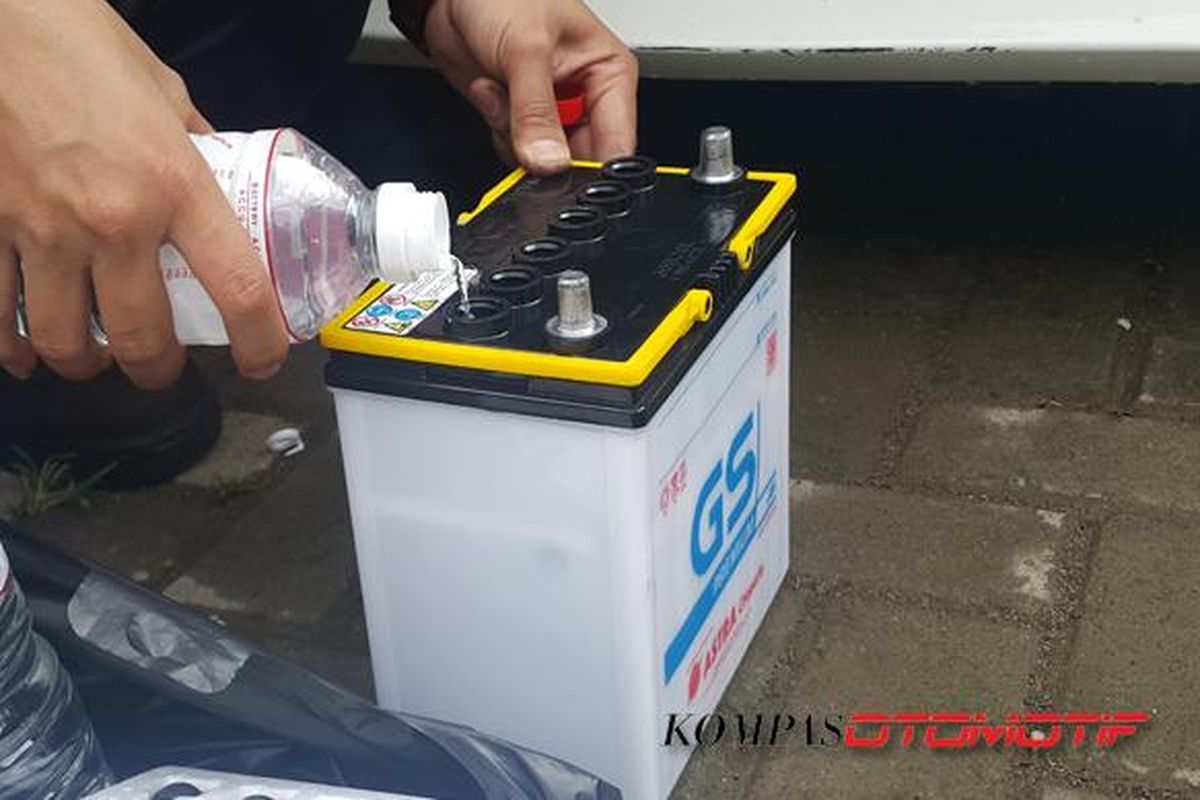 AIr aki kurang, Batas level air aki, Merawat aki mobil, Jangan Abaikan Air Aki Mobil yang Berada di Level Low