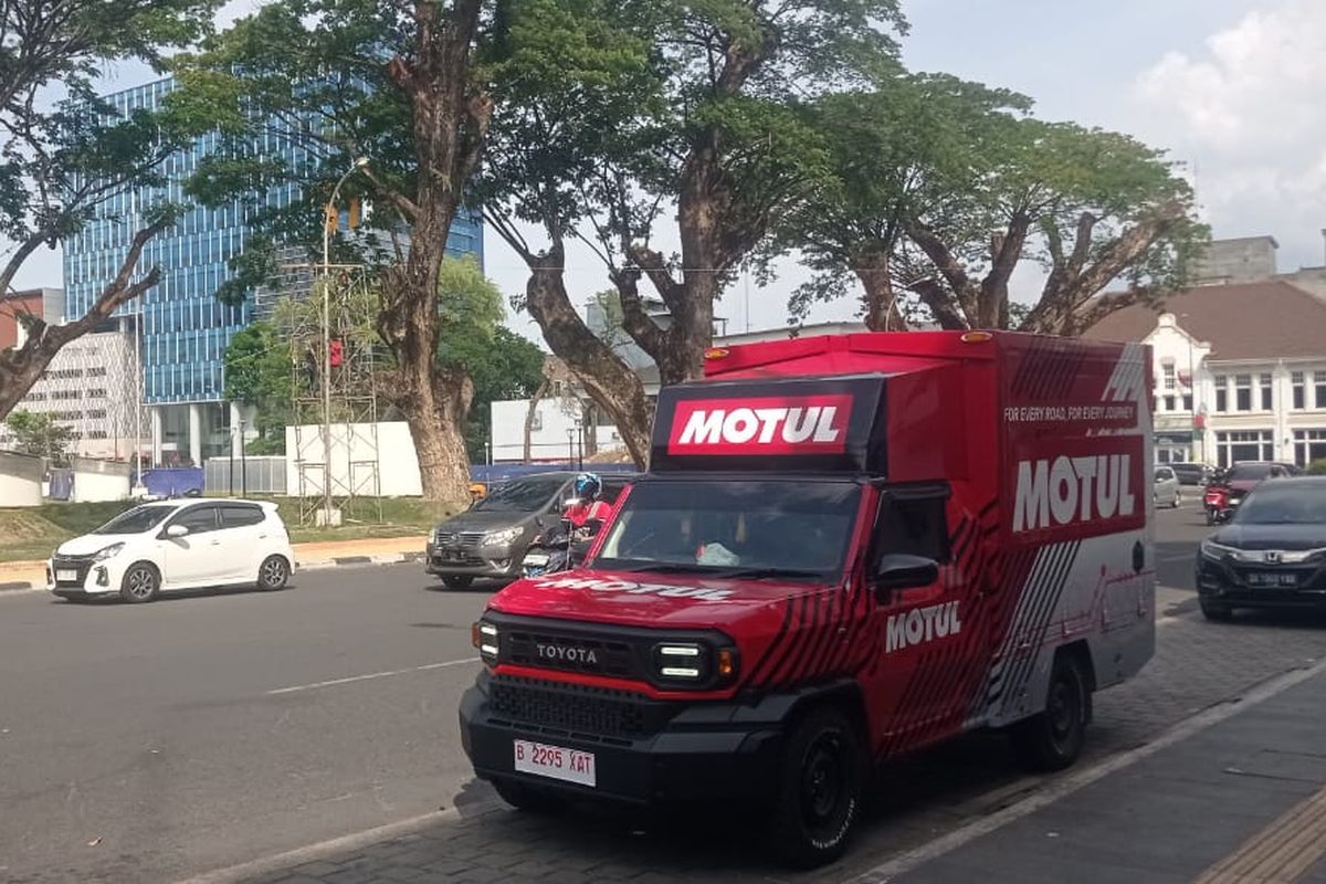 Motul, Motul Indonesia, mobile exhibition, Motul Moxi, Produsen Oli Sambangi Langsung Konsumen di Medan
