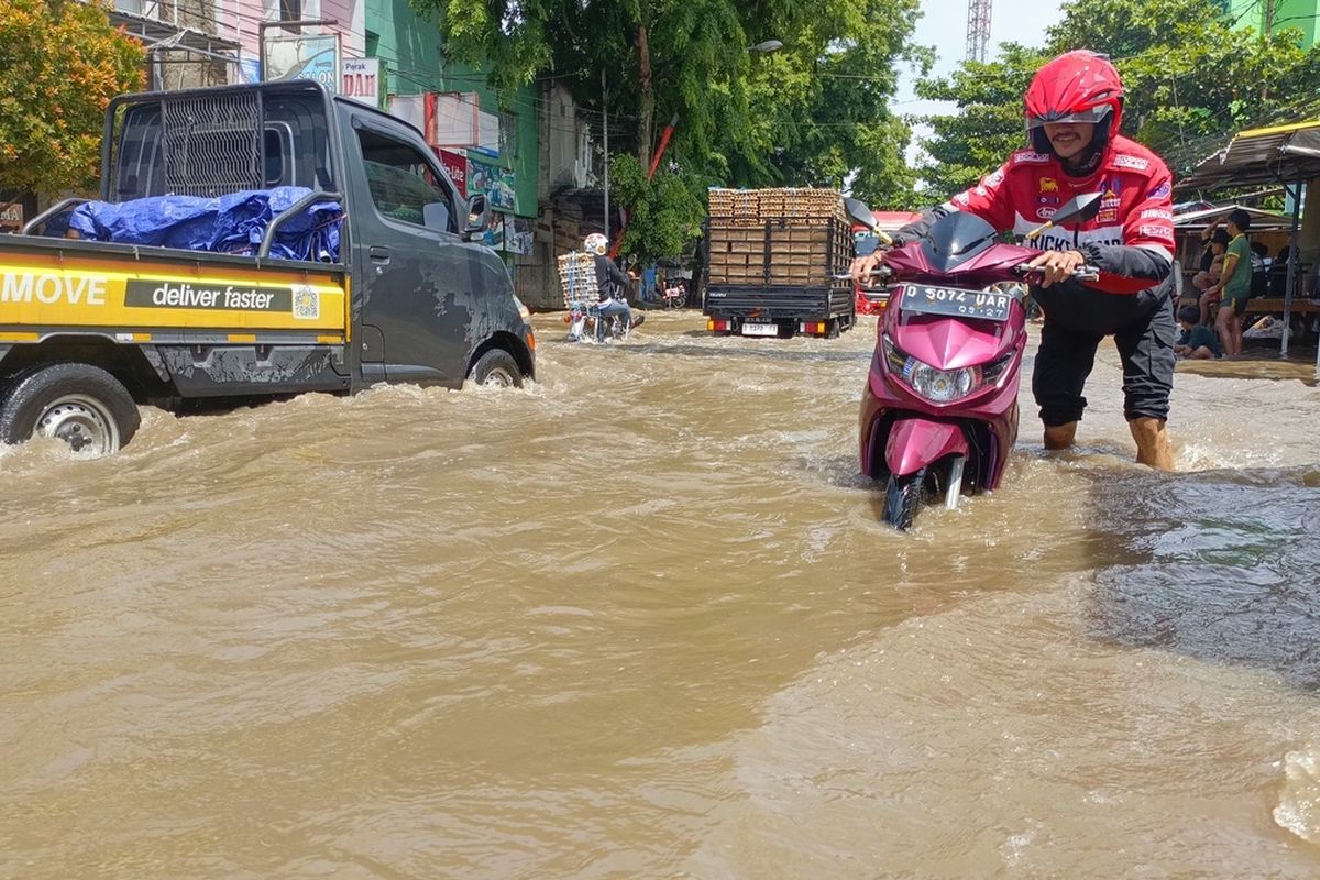 Ini Kerusakan Paling Fatal Ketika Mobil Dipaksa Menerobos Banjir
