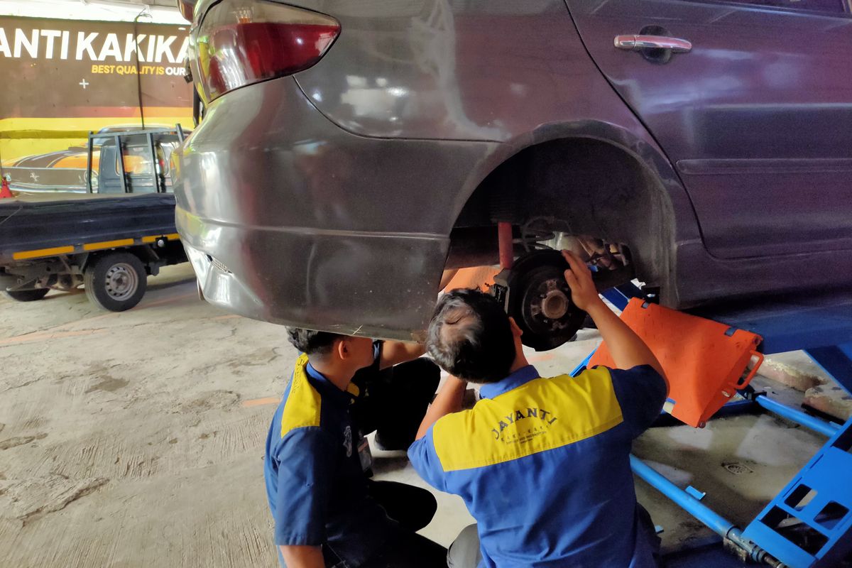 Endro Yuhono, mobil taksi online, perbaikan kaki-kaki, diskon 10 persen, Mobil Taksi Online Rentan Masalah Kaki-Kaki, Ini Sebabnya