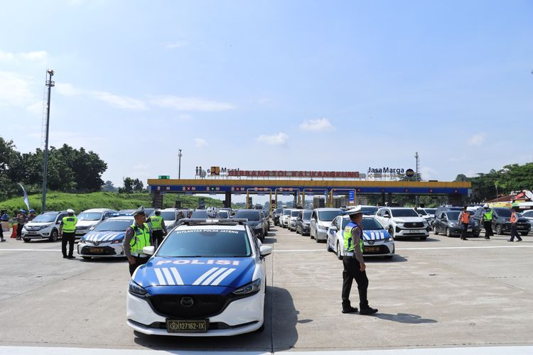 lalu lintas, contraflow, arus balik, Trans-Jawa, Lalu Lintas, one way nasional, Arus Balik, One Way Nasional Semarang-Jakarta Masih Diterapkan