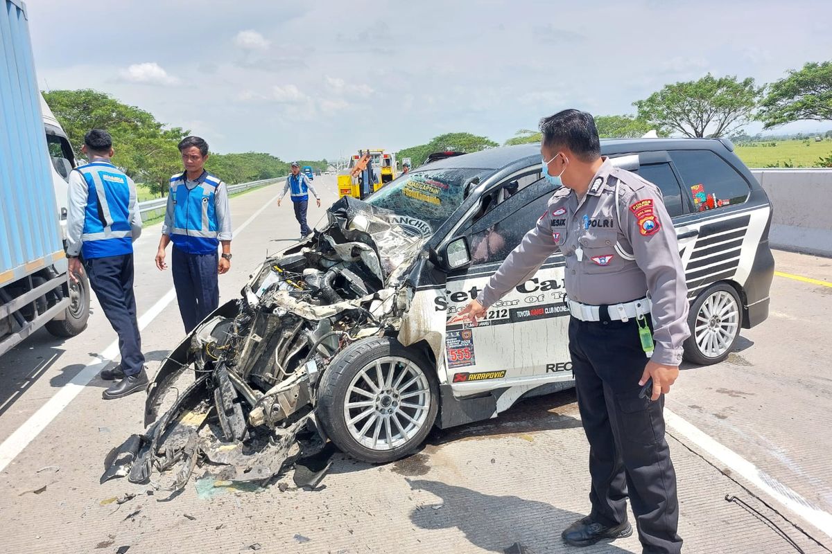 tabrakan beruntun, tabrakan, Jalan Layang MBZ, Tol layang, Lewat Jalan Layang MBZ Saat Arus Balik, Hati-hati Tabrakan Beruntun