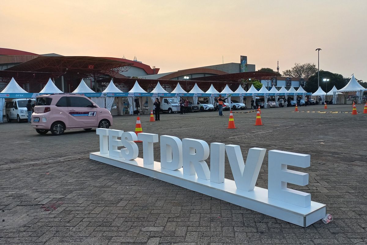 PEVS, mobil listrik, test drive, PEVS 2025, JIExpo Kemayoran, Periklindo Electric Vehicle Show, Intip Deretan Mobil Listrik yang Bisa Dites di PEVS 2025