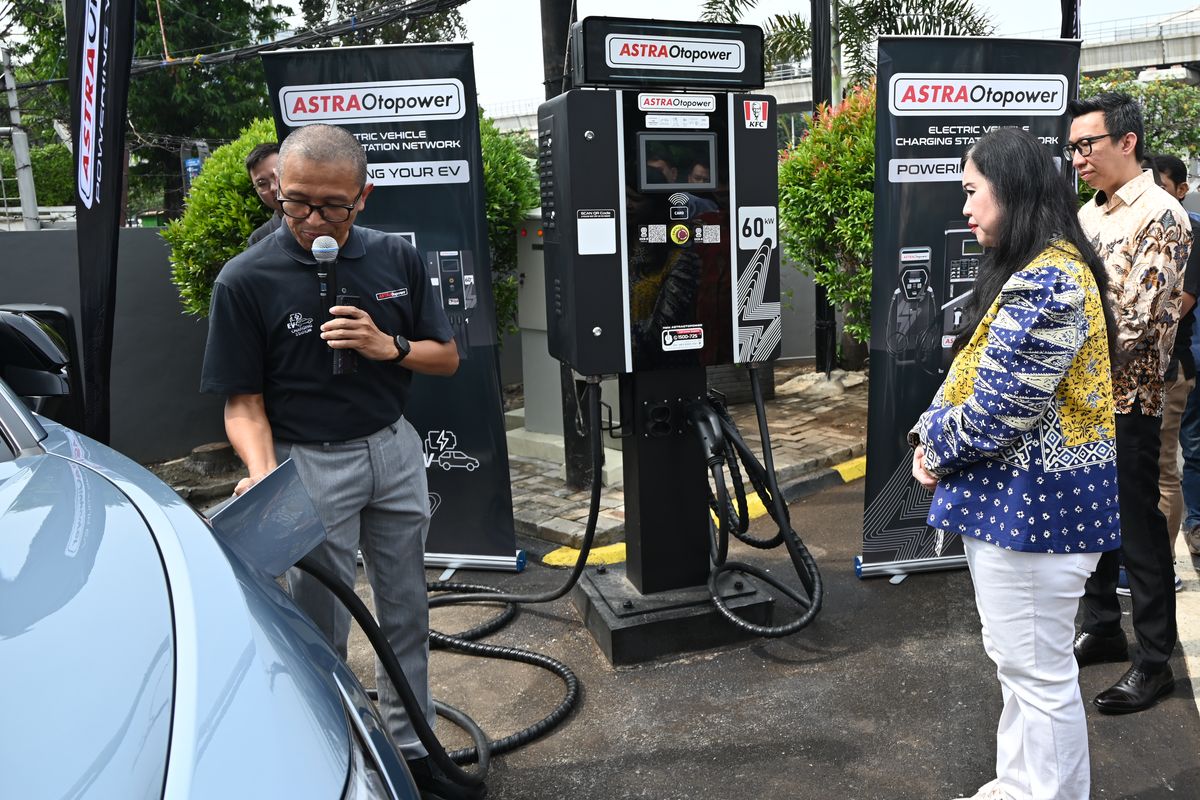 Astra Otoparts, pengisian daya, mobil listrik, SPKLU, Astra Otopower, Astra Otopower Tambah Jaringan SPKLU di Jakarta