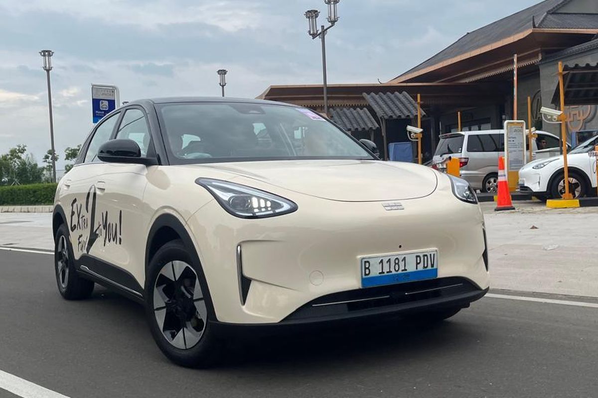 Geely EX2 vs BYD Atto 1, Mana yang Lebih Menarik? (Video)