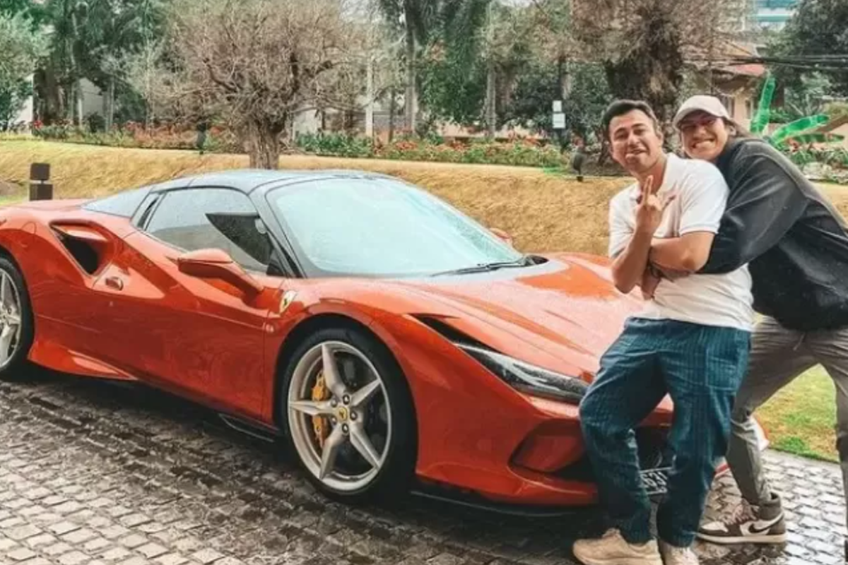 mobil mewah, koleksi mobil, Rolls Royce, mobil raffi ahmad, Raffi Ahmad, koleksi mobil raffi ahmad, Kekayaan Raffi Ahmad Tembus Rp 1 Triliun, Ini Koleksi Mobil Mewahnya