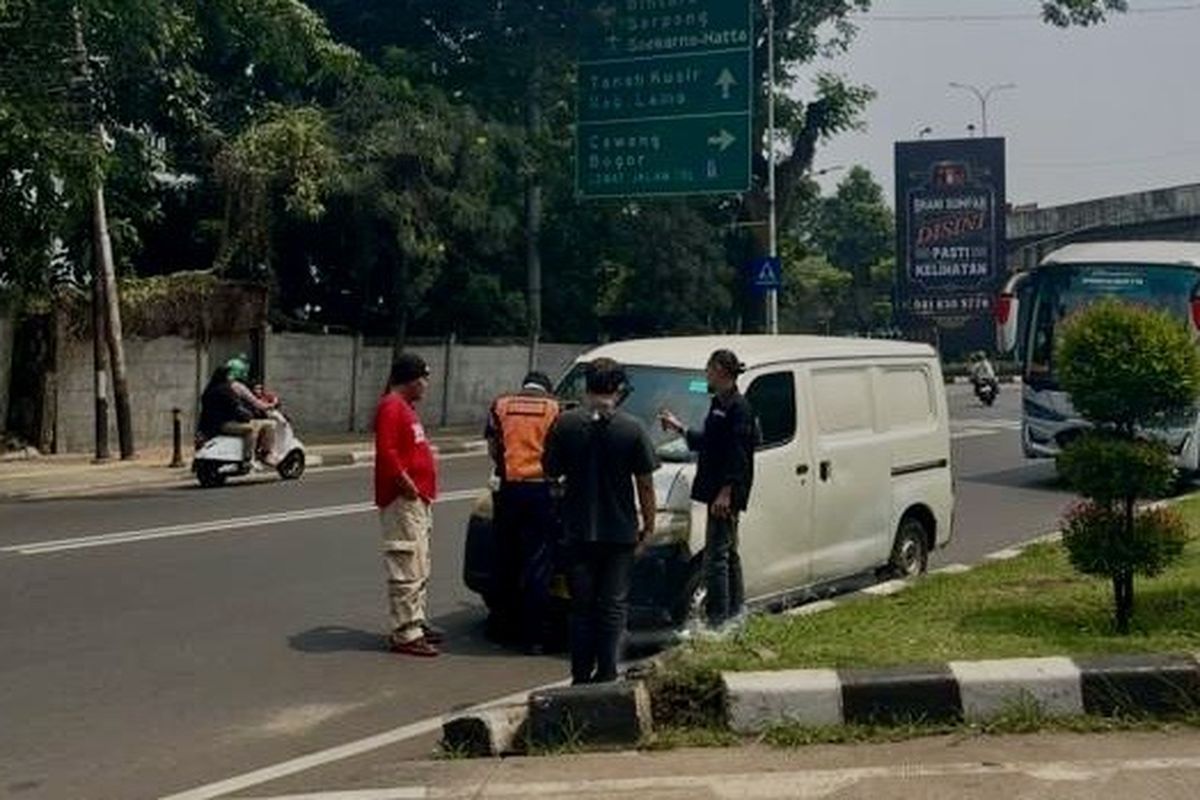 kendaraan niaga, tilang, Sule, uji kir, Sule ditilang, Gratis, Kendaraan Niaga Harus Lakukan Uji KIR 6 Bulan Sekali