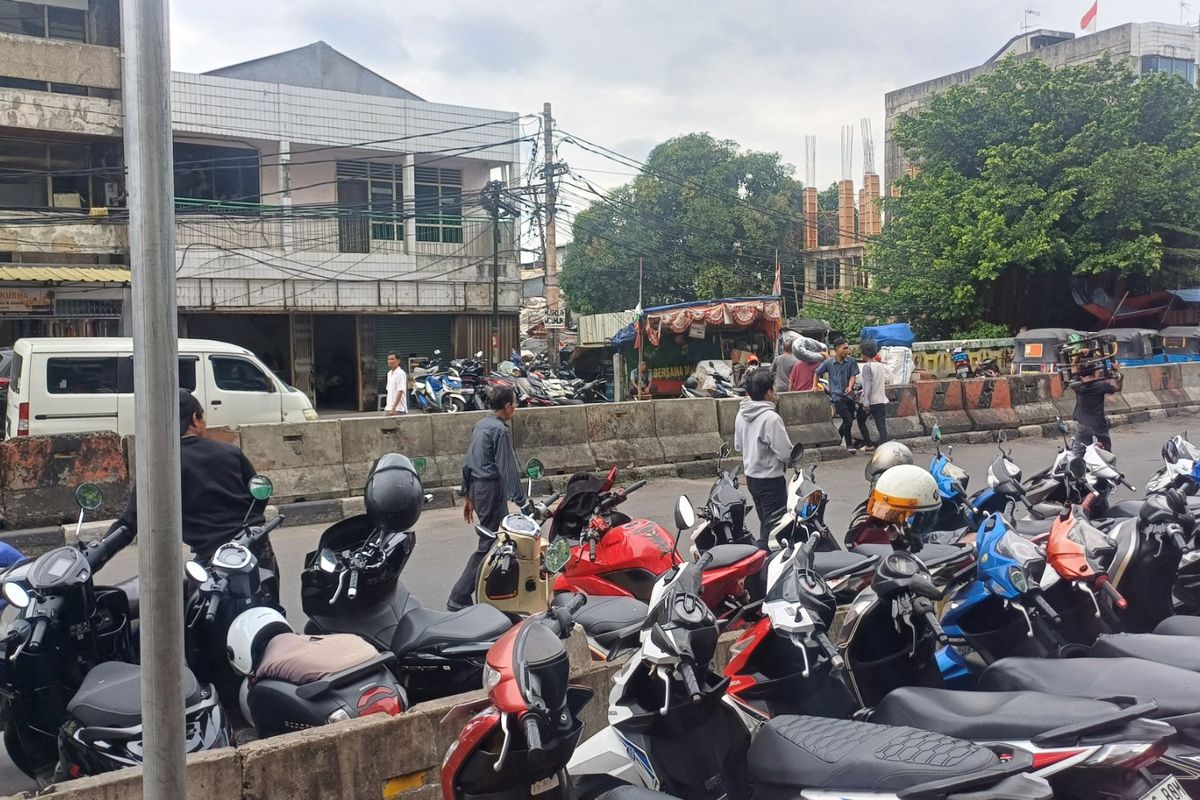 DKI Jakarta, parkir liar, Tanah Abang, kendaraan bermotor, Kendaraan Bermotor, Gubernur Pramono Anung, Pramono Minta Parkir Liar Digencarkan, Aturannya Sudah Ada