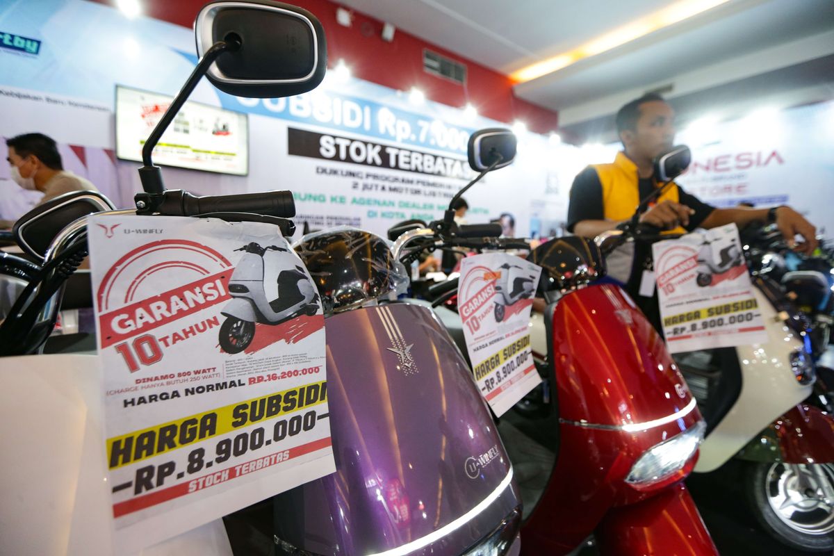 Himbara, pembiayaan, motor listrik, Dana Rp 200 Triliun Himbara Berpotensi Dorong Pembiayaan Motor Listrik