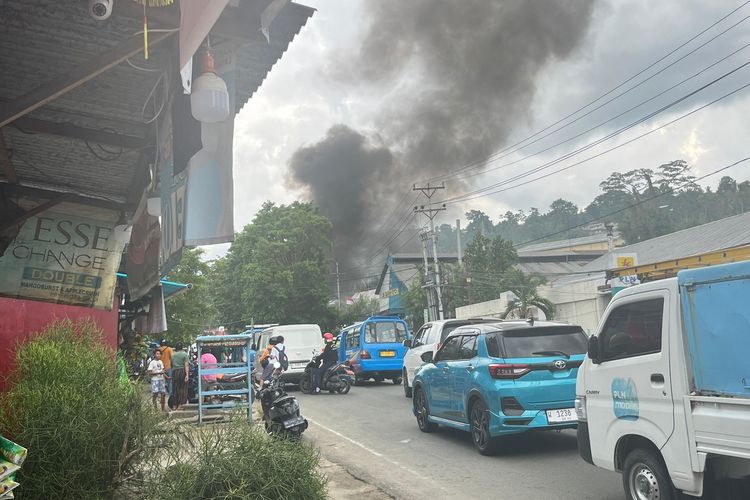 Panduan Memberi Jalan bagi Kendaraan Prioritas Saat Lalu Lintas Macet