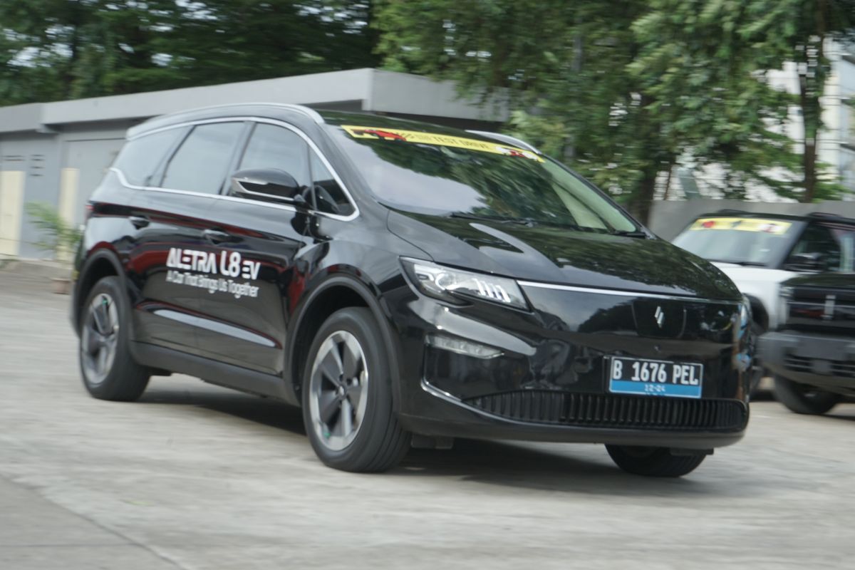 Aletra Mobil Nusantara, L8 EV, Megusdyan Susanto, MPV listrik, Mengapa Aletra Hanya Luncurkan Satu Model MPV Listrik di Indonesia?