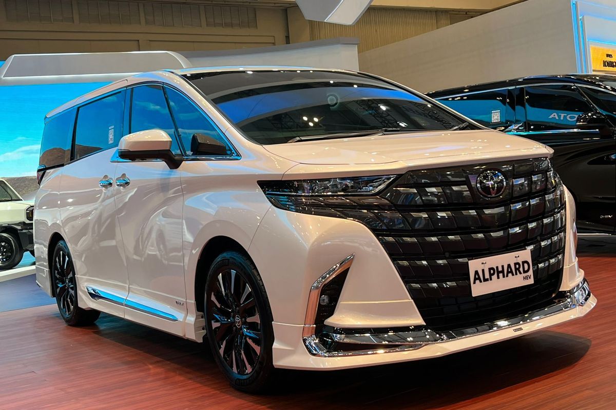 kredit mobil, tunjangan anggota DPR, kredit mobil listrik, tunjangan kredit mobil, tunjangan kredit anggota dpr, Anggota DPR Dapat Fasilitas Kredit Mobil Rp 70 Juta per Bulan: Nyicil Mobil Mewah Setahun Lunas