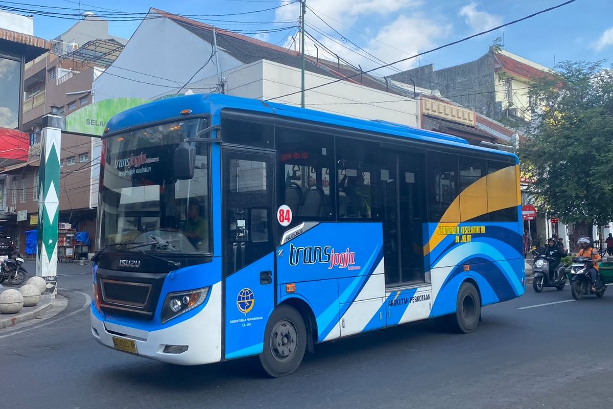 Trans Jogja, Bus Listrik, jam operasional Trans Jogja, Hari Raya Idul Adha, bus listrik, trans jogja, hari raya idul adha, bus listrik trans jogja, jam operasional trans jogja, Mulai Hari Ini Jam Operasional Trans Jogja dan Bus Listrik Ada Perubahan
