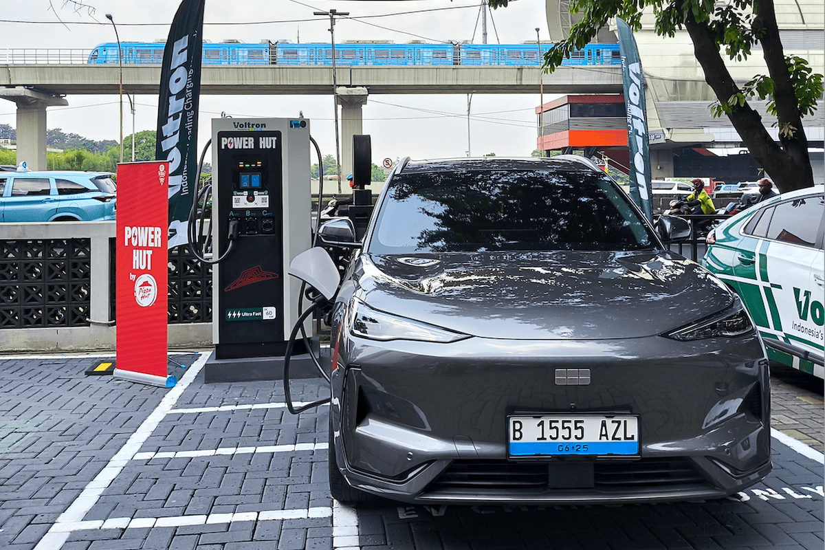 Geely Auto Indonesia, Voltron, charging station, kendaraan listrik, Kendaraan listrik, Kerja Sama Geely dan Voltron untuk Infrastruktur Kendaraan Listrik
