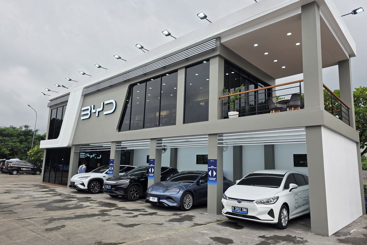 baterai, premium, mobil listrik, Posko Mudik, pengisian daya, mudik Lebaran 2025, Perdana, BYD Kawal Konsumen Hadirkan Posko Mudik Lebaran 2025