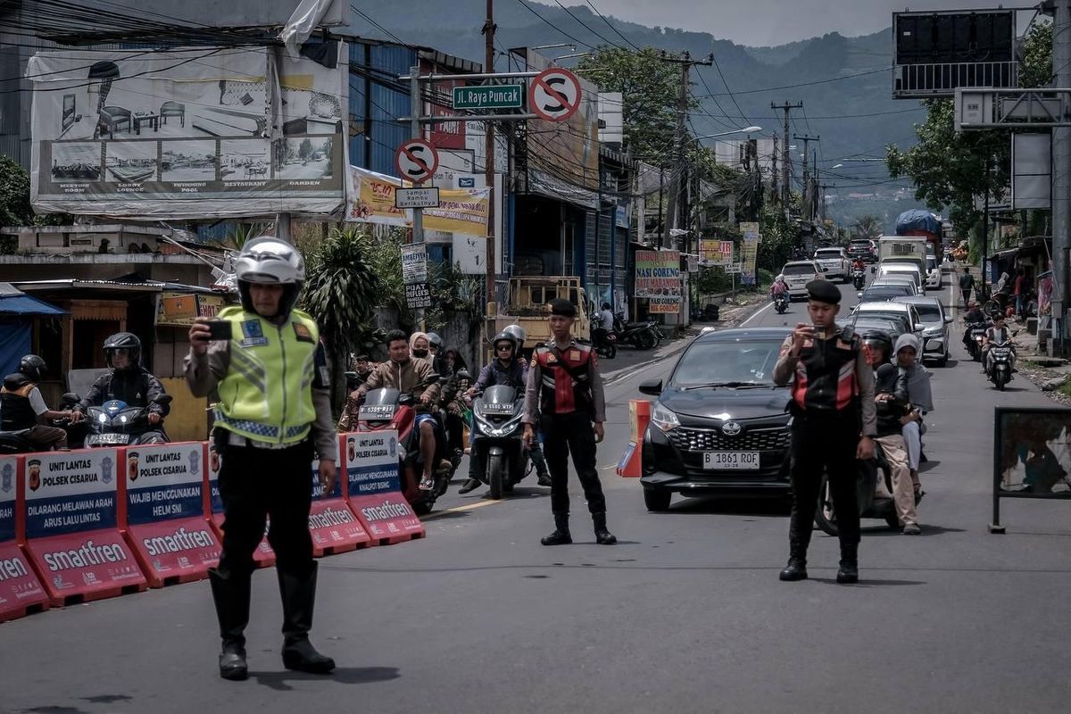 lalu lintas, Puncak Bogor, arus lalu lintas, Lalu Lintas, Mudik Lebaran, mudik Lebaran 2025, Update: One Way Arah Bawah dari Puncak Menuju Jakarta Diberlakukan