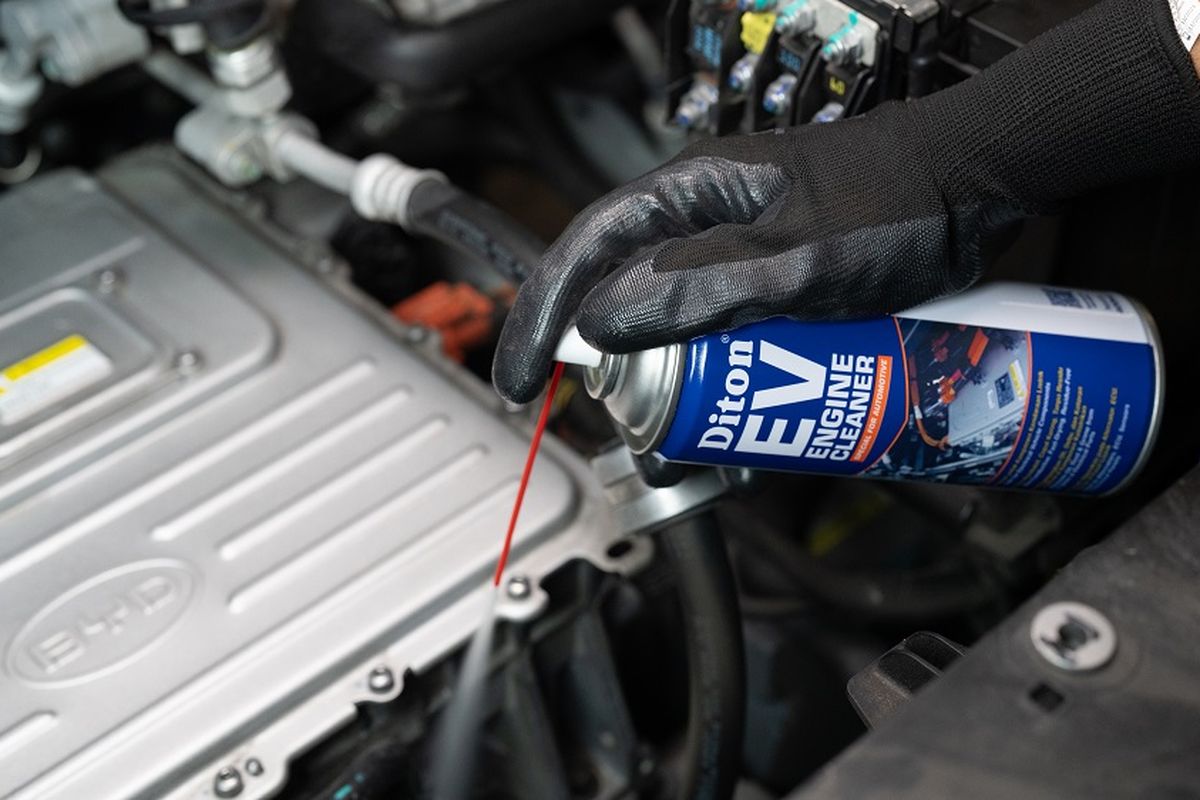 Engine Cleaner, kendaraan listrik, EV Engine Cleaner, cairan pembersih, alat pembersih, engine cleaner, ev engine cleaner, Pilihan Cairan Pembersih buat Mesin Kendaraan Listrik