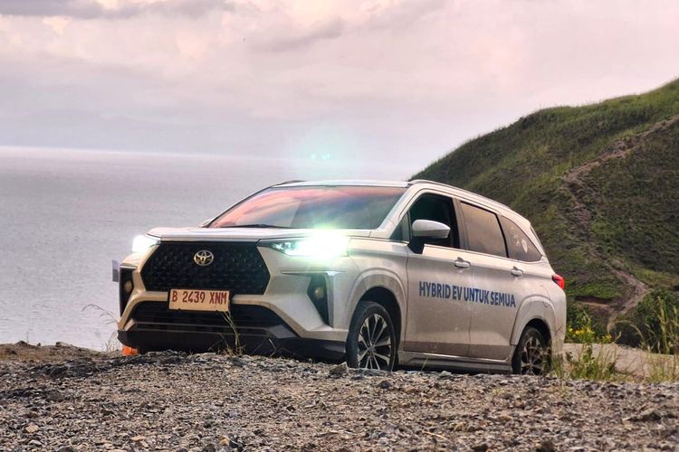 Toyota Mulai Distribusikan Veloz Hybrid EV Februari 2026