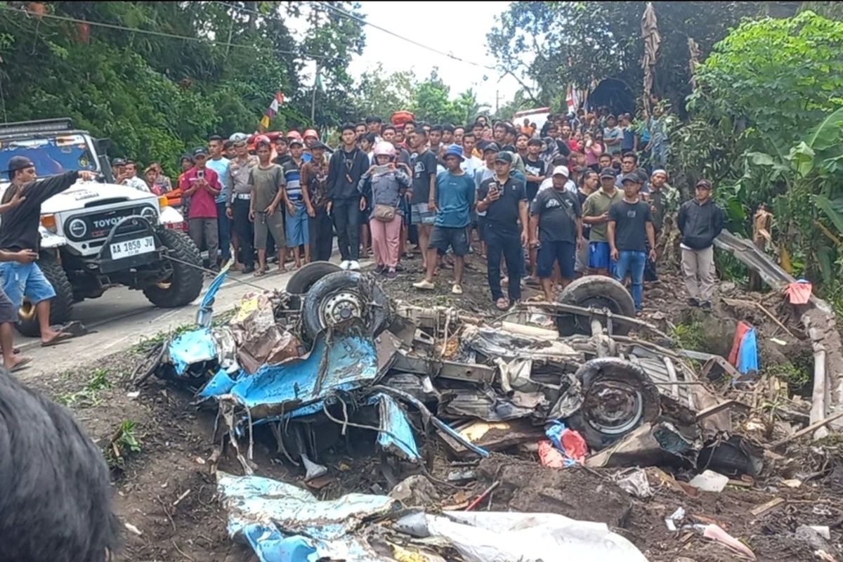 rem blong, turunan, Rem blong, truk rem blong, kecelakaan maut purworejo, Kecelakaan di Jalur Tengkorak Purworejo, 11 Tewas Akibat Truk Rem Blong