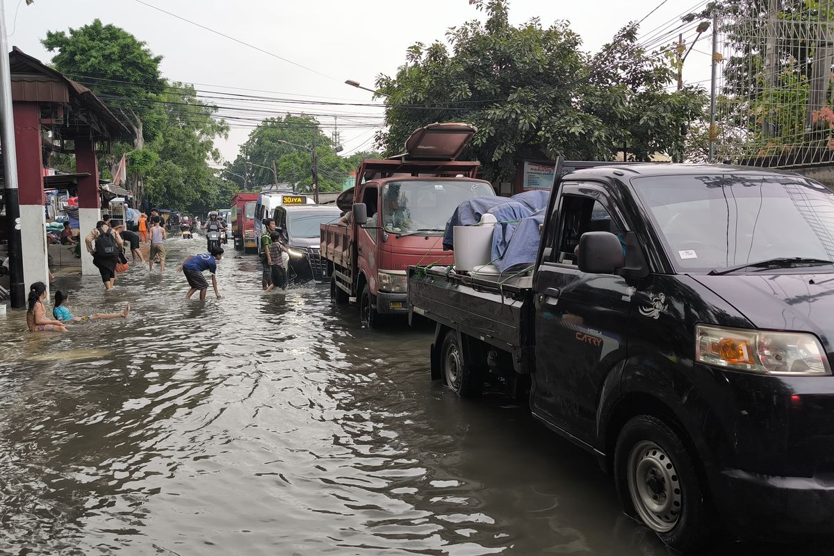 Hujan deras, Lung Lung, genangan air, hujan deras, kerusakan mobil, Kerusakan Mobil Akibat Terendam Air: Apa yang Harus Dilakukan?