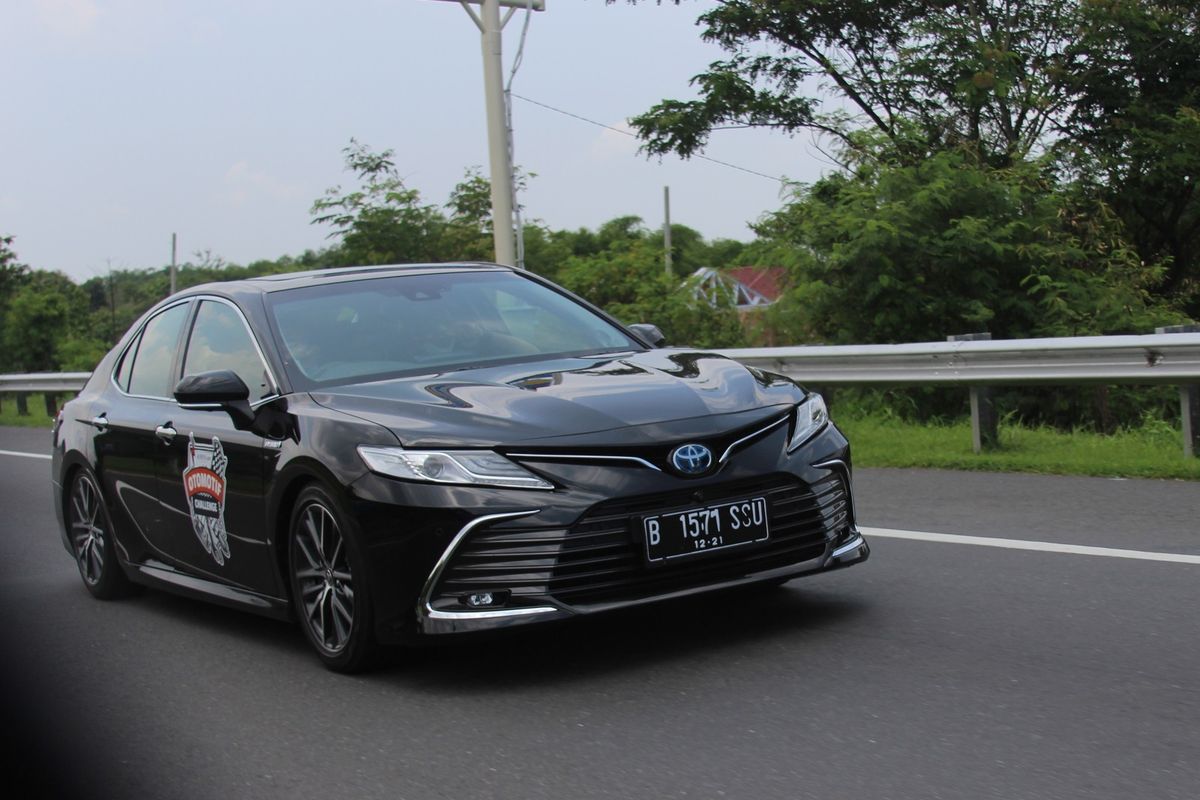 Mobil Hybrid vs Konvensional: Apakah Perawatan Transmisinya Sama?