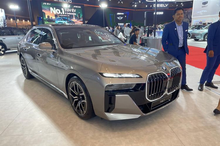 Sedan Premium di IIMS 2026: Pilihan Terbaik untuk Status