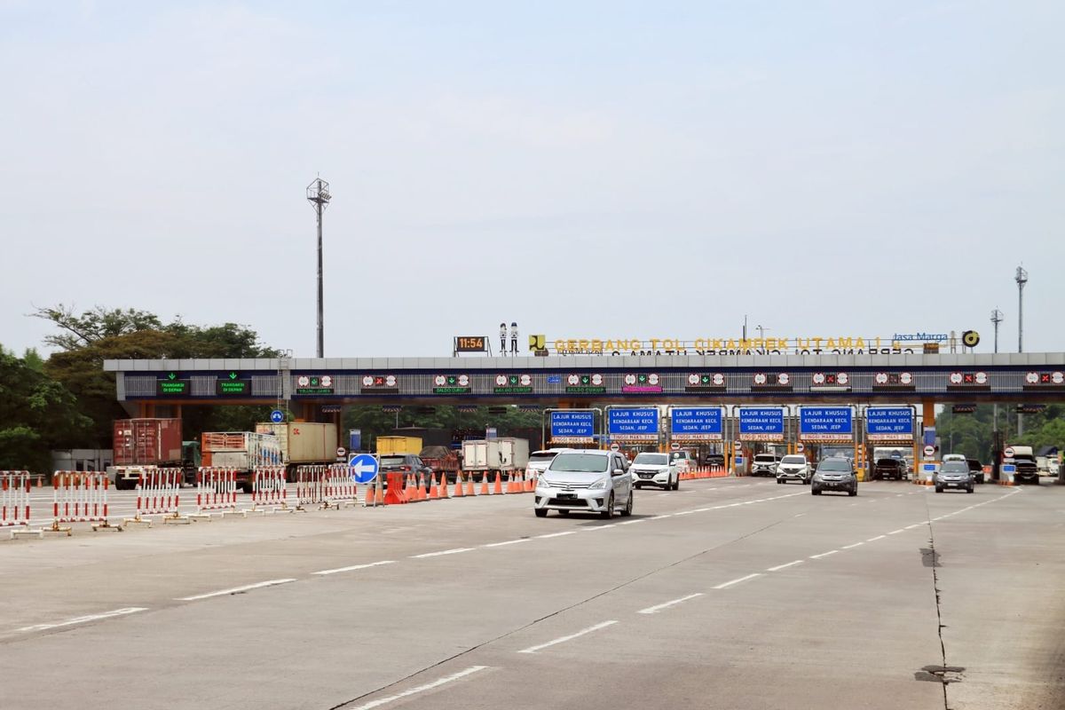 jalan tol, exit tol, kelewatan exit tol, tips mengemudi di jalan tol, Jangan Coba Mundur! Ini Langkah Aman Saat Kelewatan Exit Tol