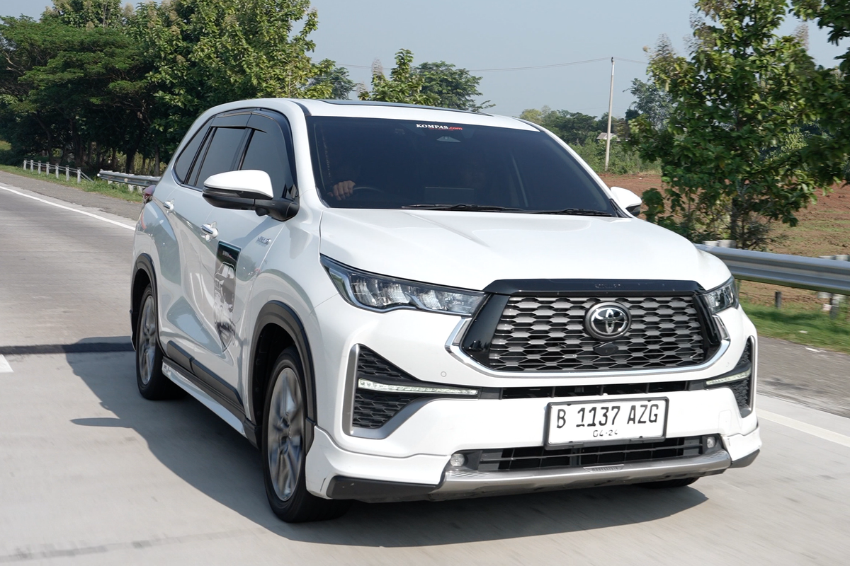 otomotif, Gaikindo, Mobil Hybrid, penjualan mobil, Kijang Innova Zenix Hybrid, XL7 hybrid, Santa Fe Hybrid, Daftar mobil terlaris 2025, Ini Daftar Mobil Hybrid Terlaris di Indonesia Februari 2025