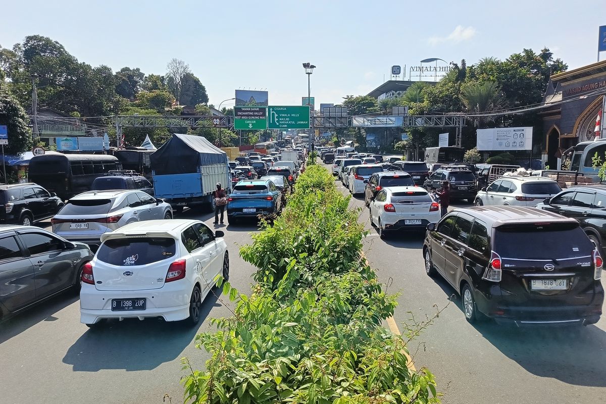 Puncak, jalur Puncak, Puncak macet, update lalu lintas, Update Lalu Lintas di Puncak: Macet dan Diberlakukan One Way