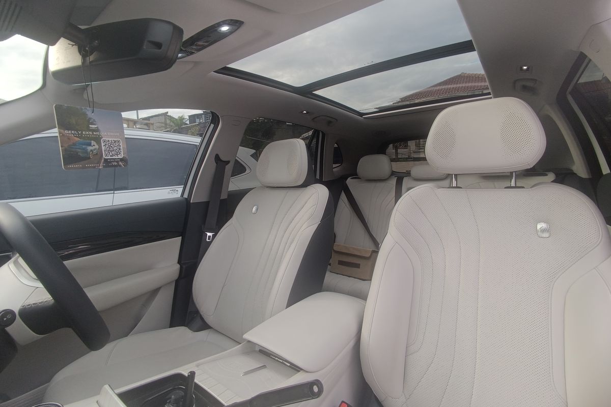 Geely EX5, SUV listrik, fitur kenyamanan, Media Drive, Fitur kenyamanan, Fitur Unggulan Geely EX5: Kursi Pijat dan Ventilated Seat