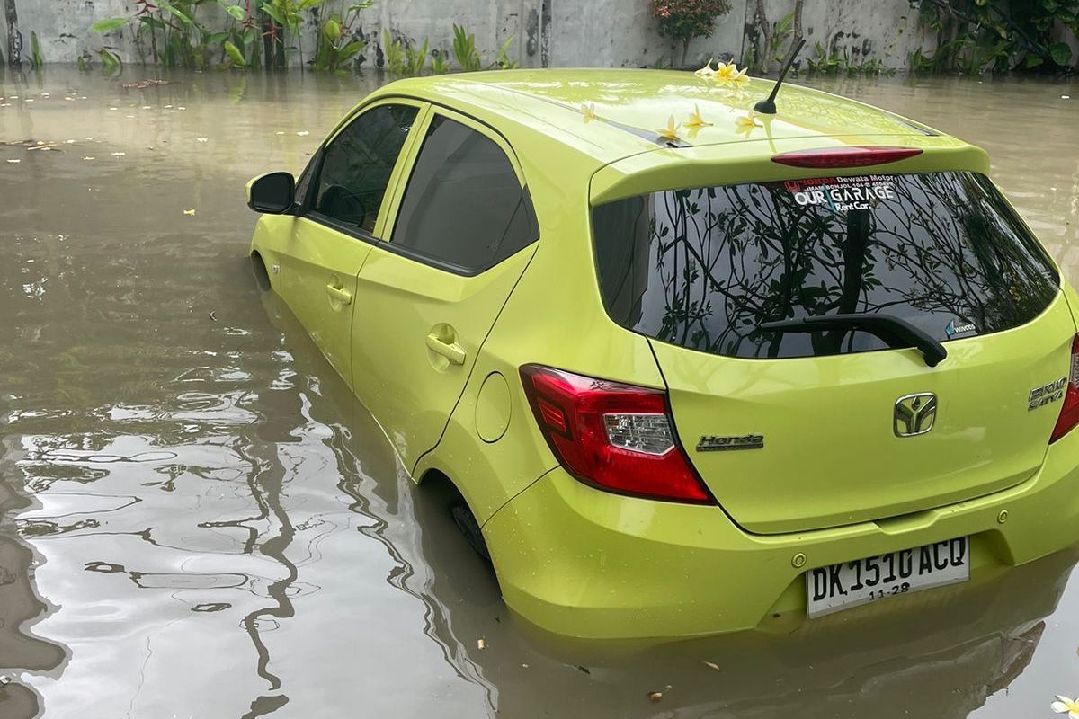 rental mobil, Banjir Bali, mobil terendam banjir, bencana banjir, Curhat Pengusaha Rental Mobil di Bali yang Kena Bencana Banjir