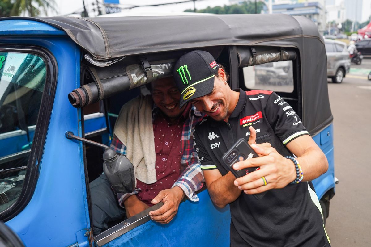 MotoGP, Franco Morbidelli, Fabio Di Giannantonio, VR46 Racing Team, Ketika Pebalap VR46 Racing Team Naik Bajaj dan MRT di Jakarta