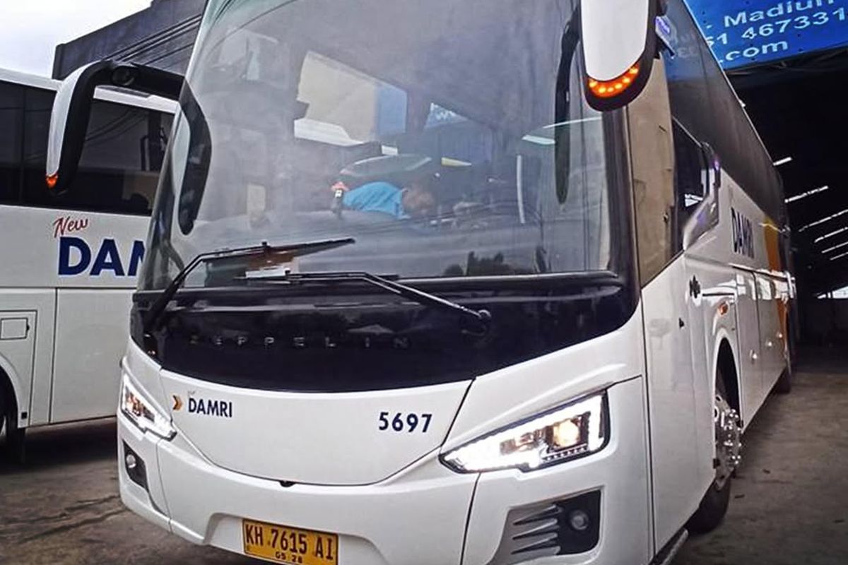 Bus DAMRI, bus AKAP, bus baru, PO Bus, Karoseri Gunung Mas, GX Cruiser, Desain Elegan Bus GX Cruise Single Glass PO DAMRI