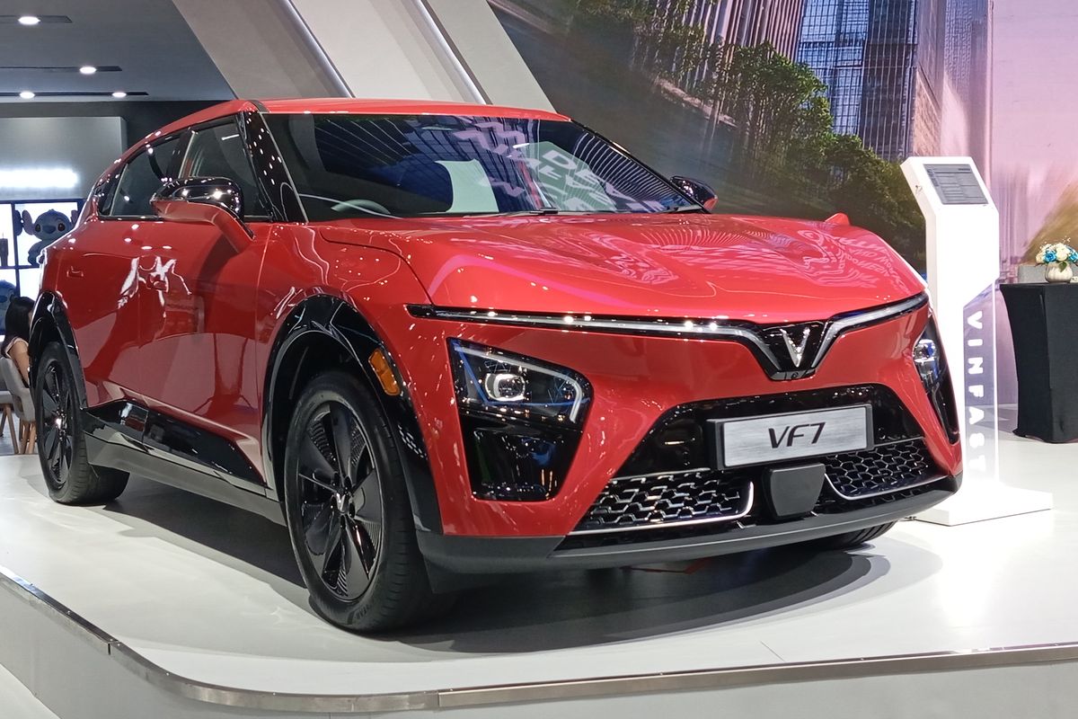 VinFast, SUV listrik, mobilitas hijau, GIIAS 2025, SUV Listrik VF 7 Resmi Hadir di Indonesia