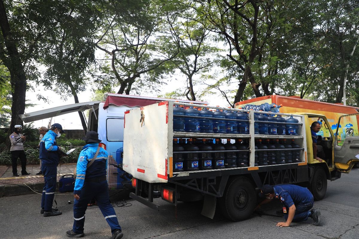 polusi udara, uji emisi, Tindak Pidana Ringan, denda, tindak pidana ringan, uji emisi truk, Truk yang Tidak Lolos Uji Emisi Berisiko Pidana dan Denda Rp 50 Juta