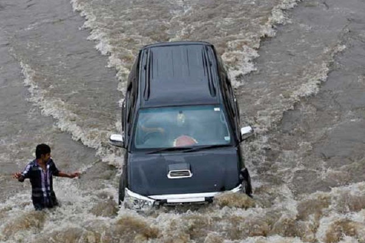 Bali, Filter Udara, Kelistrikan, mobil, ganti oli, banjir, Panduan Penanganan Mobil Usai Terendam Banjir: Wajib Ganti Oli