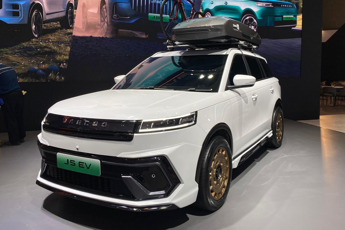 Mobil Listrik Terlaris di Kelas Rp 200 Jutaan: Atto 1 vs Jaecoo J5