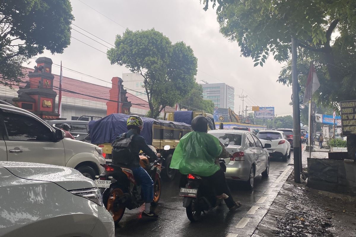 macet, Lalu Lintas, macet jakarta, pengendara motor, kemacetan jakarta, Kadishub DKI Jakarta: Alasan Jakarta Selalu Macet Saat Hujan Pagi Hari