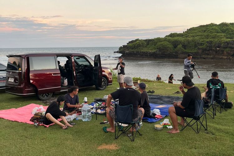 Jelajah Pantai Eksotik di Selatan Jawa Pakai Honda Step WGN