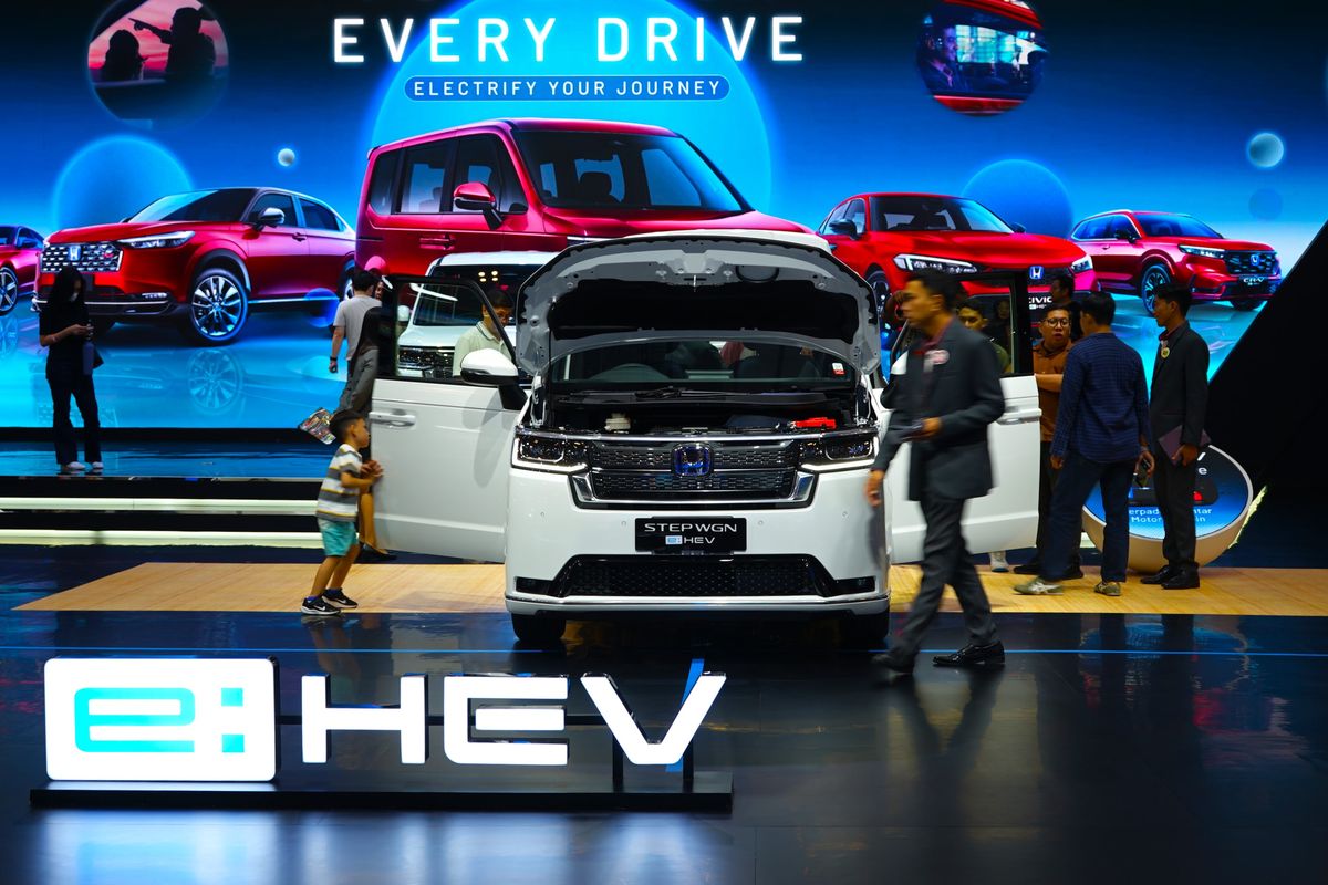 Honda, e:HEV, elektrifikasi, HR-V, hybrid, cerdas, Langkah Bertahap Honda Menuju Mobilitas Bebas Emisi