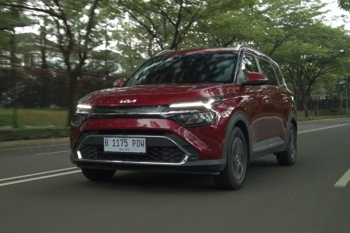 Kia Carens, Carens, Fitur, fitur, test drive, Mengulas Fitur dan Kepraktisan Kia Carens 1.5
