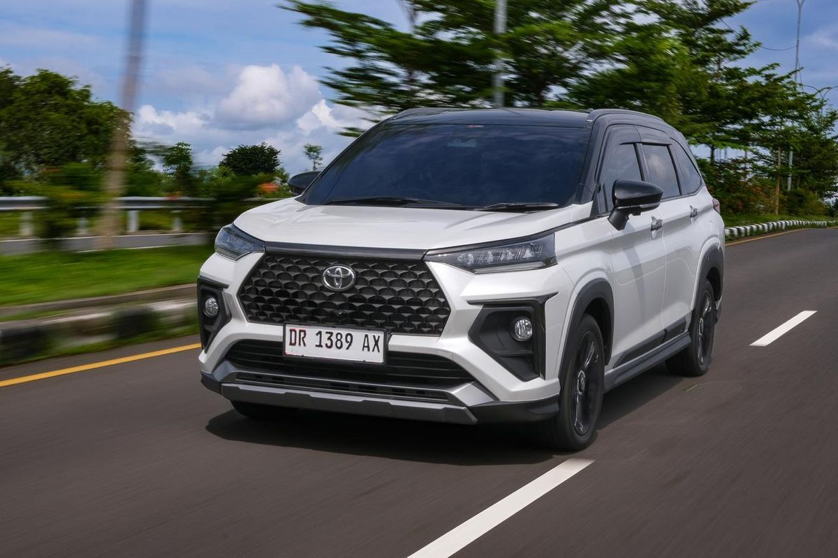 Toyota Veloz Hybrid vs Konvensional: Tenaga, Bobot, dan Efisiensi