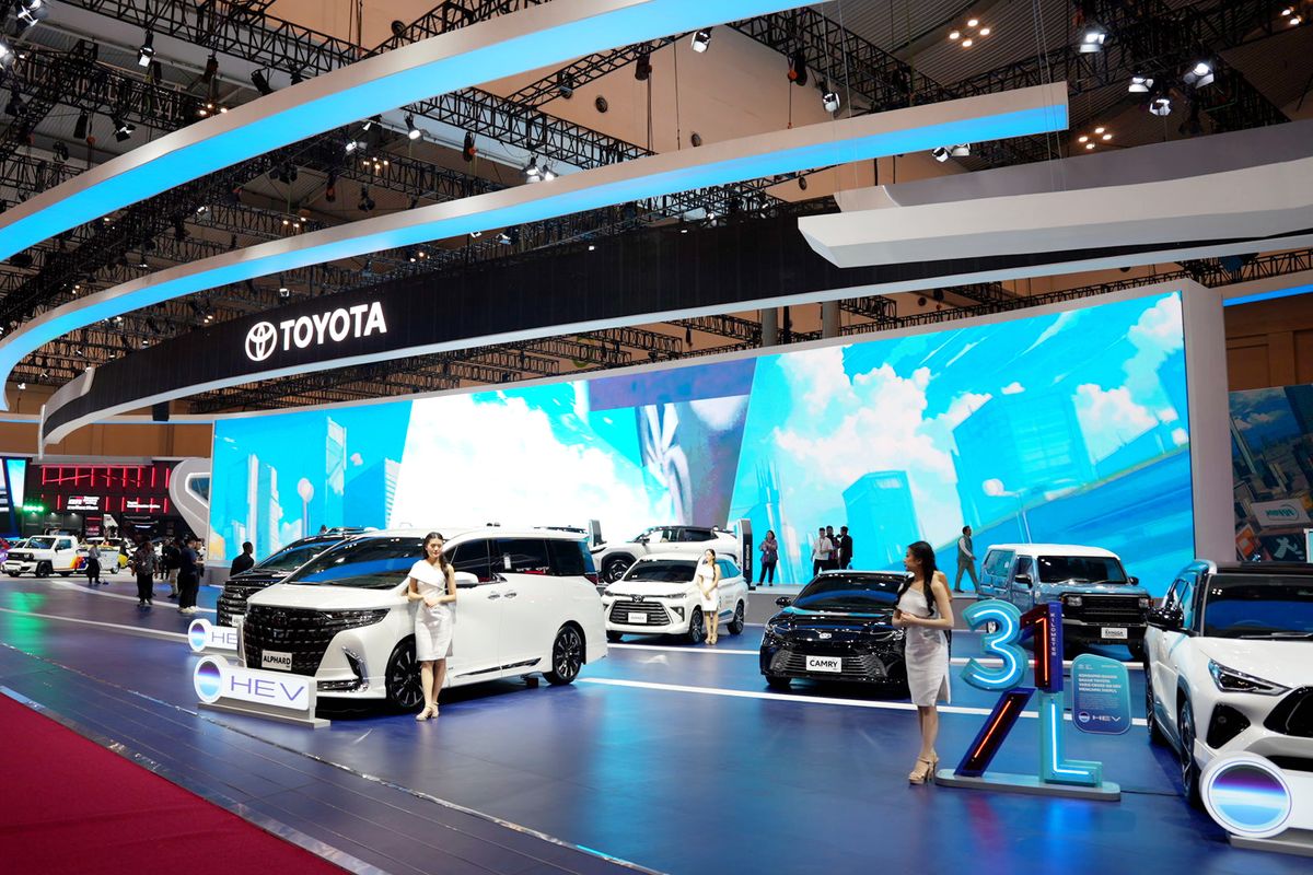 Innova Zenix Hybrid, Yaris Cross Hybrid, program T-Care, Toyota GIIAS 2025, Program T-Care, Innova Zenix Hybrid dan Yaris Cross Jadi Hadiah di GIIAS 2025